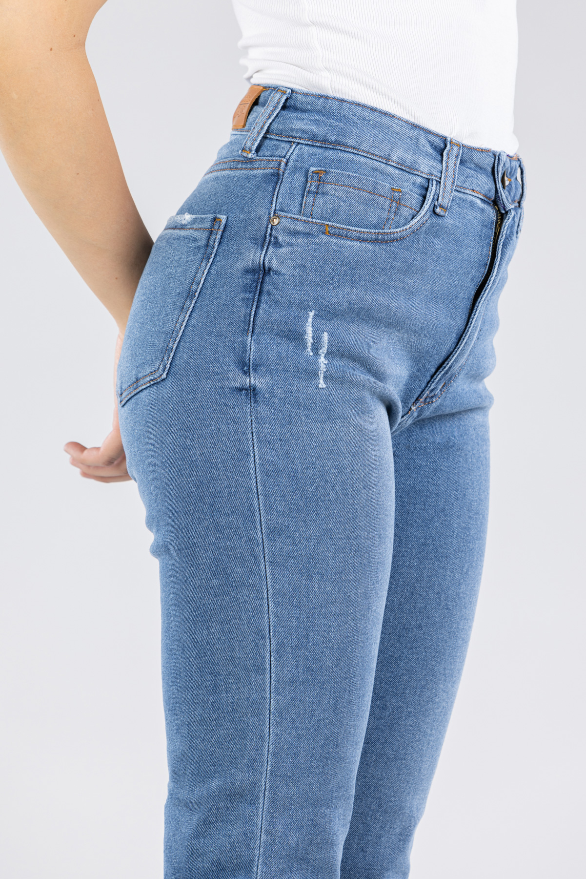 Ženska teksas pantalona 3256 Svetlo plava