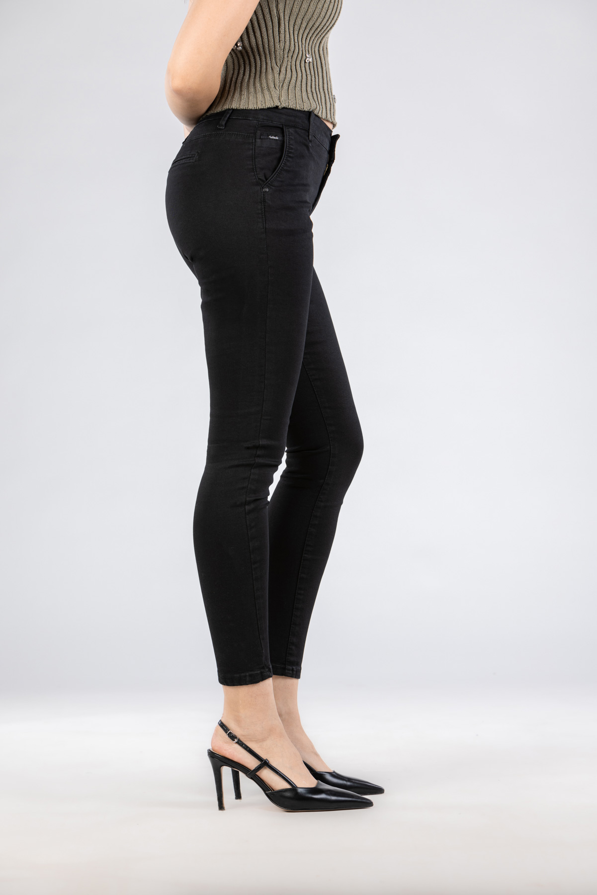 Ženska keper pantalona Art.3255 Crna