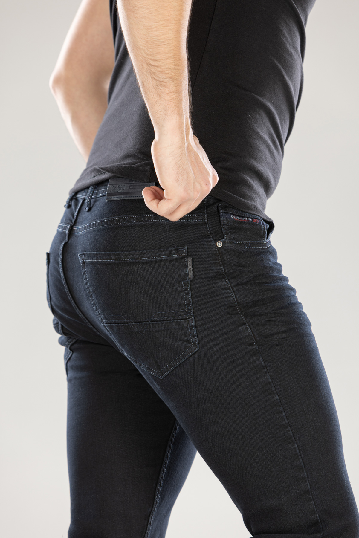 Muška teksas pantalona Art.2458 Tamno plava